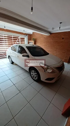 Imagem Alugo casa no Jardim Germania. Sobrado com 200m² de àrea util, 3 Dormitirios com planejados, sendo 2 Suítes, 2 salas, 6 banheiros, 2 vagas de garagem coberta, area de serviço com pia e churrasqueira, com àrea de serviço, Agende uma visita.