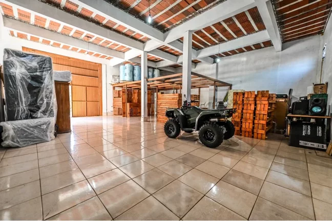 Imagem Casa à venda em Porto Alegre, Agronomia, com 2 quartos, 220m²