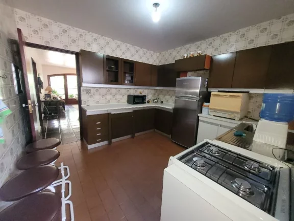 Imagem APARTAMENTO AMPLO COM 3 DORMITÓRIOS, SENDO 1 SUÍTE, AMPLO TERRAÇO, PRÉDIO COM PISCINA E CHURRAQUERIRA, 3 QUADRAS DA PRAIA DAS PITANGUEIRAS