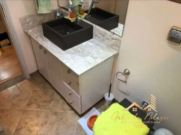 Imagem Apartamento de dois dormitórios no Embaré