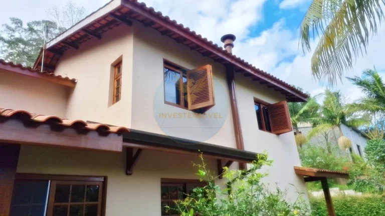 Imagem Casa com Terreno Amplo, Gourmet e Piscina na Granja Viana