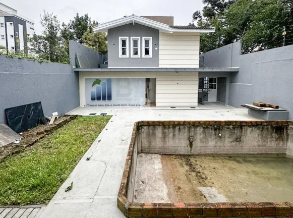 Imagem Casa Comercial para Alugar na Vila Isabel | 195m² com Pé Direito Duplo e Salas Integradas – Ideal para Escritórios, Clínicas e Empresas