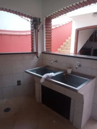 Imagem Sobrado com 3 dormitórios para alugar, 243 m² por R$ 2.500,00/mês - Parque Marajoara - Santo André/SP