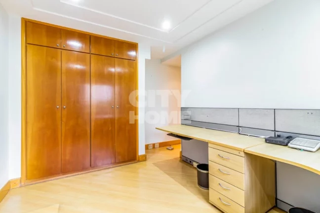 Imagem Apartamento reformado e cheio de charme no miolo do Paraíso. Possui 188m² distribuídos em 03 dorm...