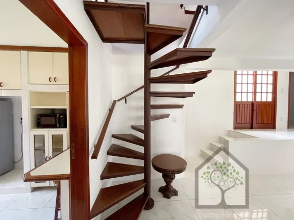 Imagem Casa em Condomínio fechado alto padrão em Sambaqui