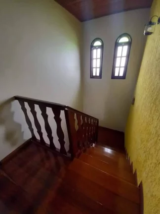 Imagem LINDA CASA COM 3 QUARTOS, SAUNA, PISCINA. NOVA FRIBURGO.