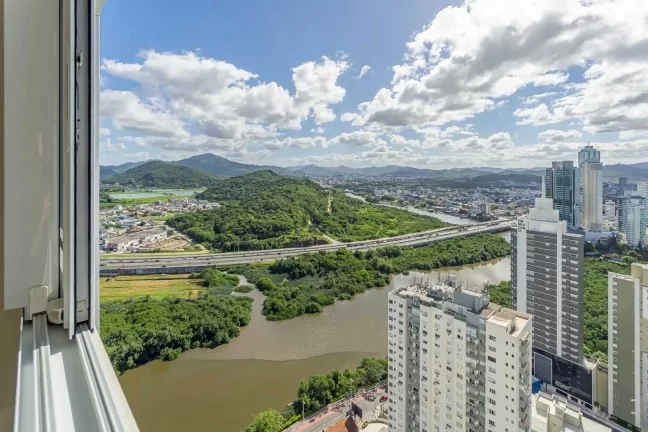 Imagem Apartamento com 4 suítes, 4 vagas de garagem no Centro de Balneário Camboriú