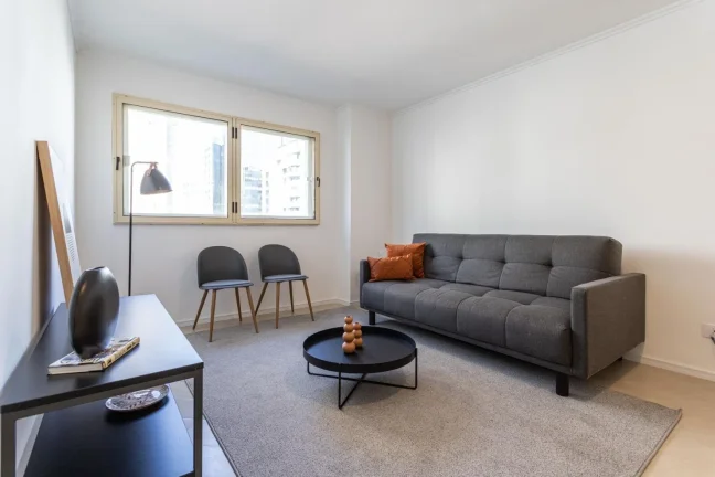 Imagem Apartamento 95M² Reformado, 3Q, 2 Banheiros, 1 Vaga.