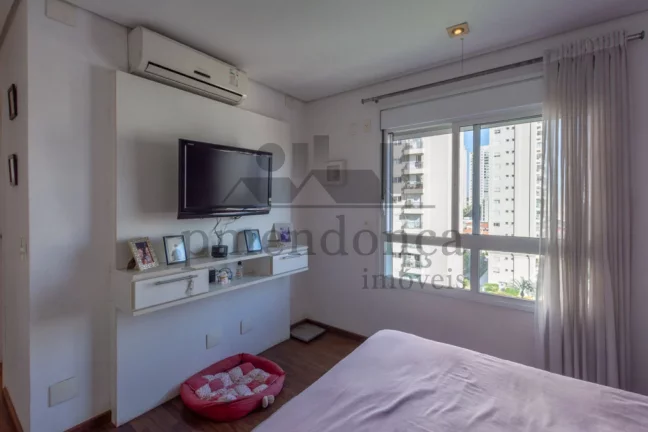 Imagem Apartamento na Vila Romana com 153m², 3 suítes e 3 vagas.