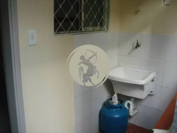 Imagem VENDO APARTAMENTO LOCALIZADO NA RUA ALEXANDRE MARTINS, RUA DO SHOPPING PRAIAMAR, PERTO DO SESC, PADA...