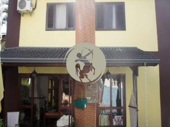 Imagem CASA ALPHAVILLE 9 SOBRADO REPLETO DE ARMARIOS EM ALAMEDA TRANQUILA, CASA COM PISCINA,CHURRASQUEIRA,F...
