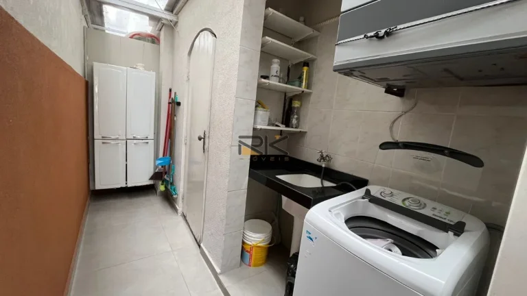 Imagem SOBRADO A VENDA NO CENTRO COM 3 DORMITÓRIOS SENDO 1 SUÍTE,SALA DE ESTAR E JANTAR,ESPAÇO GOURMET CM CHURRASQUEIRA