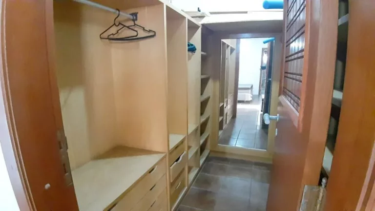 Imagem APARTAMENTO MOBILIADO, COM 190,00 M² DE ÁREA ÚTIL, 3 SUÍTES SENDO 1 MASTER E VAGA DE GARAGEM
