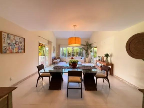 Imagem Casa de Alto Padrão à Venda em Stella Maris | 4 Suítes | 296m² | Condomínio com Acesso Privativo à Praia