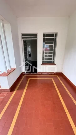 Imagem Casa com Amplo Terreno - No Centro