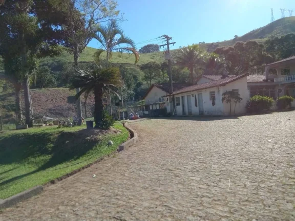 Imagem VENDO FAZENDA EM CASiMIRO DE ABREU, COM NASCENTE,CACHOEIRA,LAGO PARA PEIXE