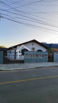 Imagem Casa Espinheiros Parcialmente Averbada