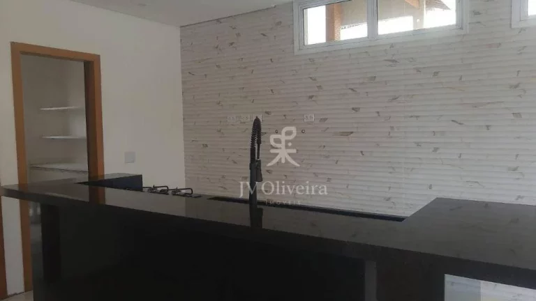 Imagem Casa em condomínio à venda, 300 m², 3 suítes, 4 banheiros, 4 vagas - Jardim Caiapia - Cotia/SP