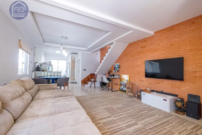 Imagem Casa Geminada 3 suítes!