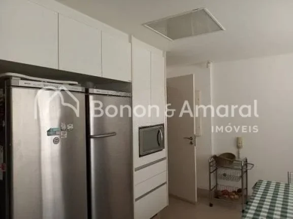 Imagem Imóvel com vista cinematográfica, conta com 4 quartos, sendo todos suítes, 4 salas e um amplo esc...