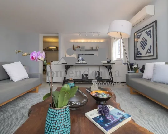 Imagem Apartamento com 258m² no Alto de Pinheiros, 4 suítes e 4 vagas.