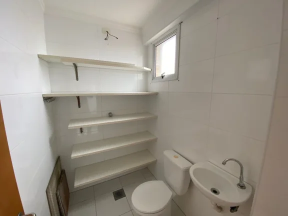Imagem Ótimo apartamento a venda em Santos na Vila Belmiro, vazio.