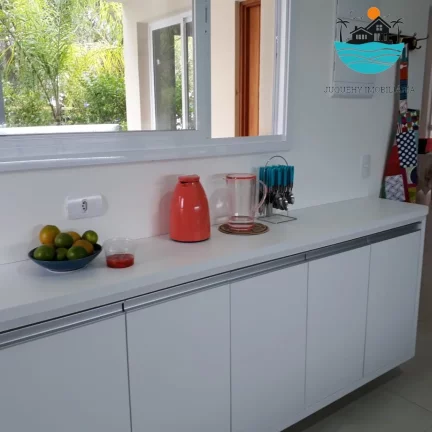 Imagem Casa para Alugar em Juquehy com, 4 dormitórios, 3 suítes, 150m da praia - Acomodação 10 pessoas | Juquehy Imobiliária