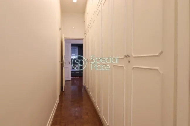 Imagem Lindo e super espaçoso. Imóvel ideal para quem precisa de espaço, iluminação e ventilação nat...