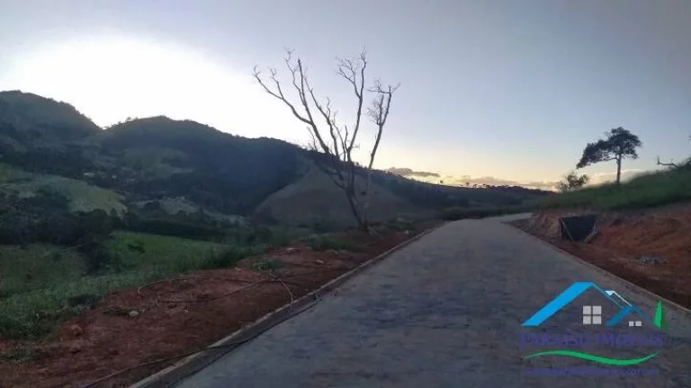 Imagem Seu Novo Lar em Paraisópolis: Pagamento Facilitado e Vista Panorâmica!
