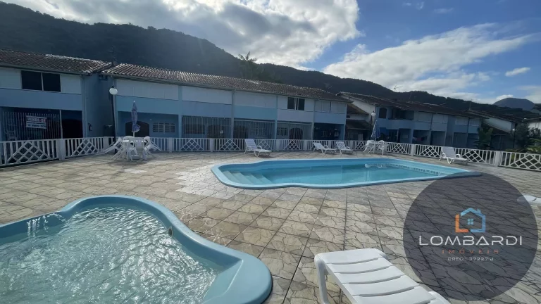 Imagem Sobrado em condomínio a venda no Pereque-Açu