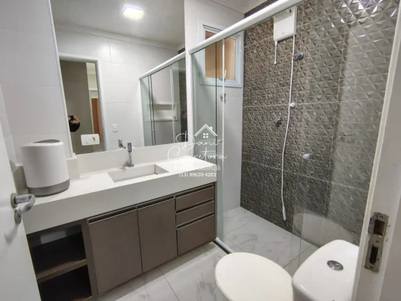 Imagem Casa para locação no Jardim Las Palmas, Guarujá-SP: 3 quartos, 1 suíte, 2 salas, 1 vaga de garagem, 160m² de área.