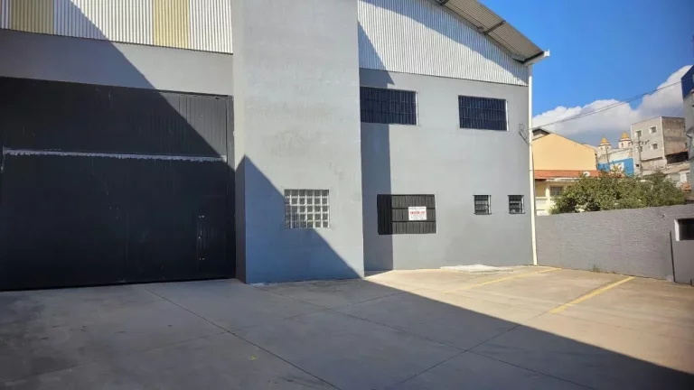 Imagem Galpão Comercial para Locação no Centro de Bom Jesus dos Perdões – 525 m² Construídos