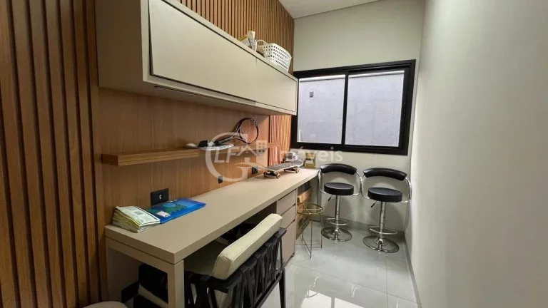 Imagem Casa à venda em Campo Grande-MS, Alphaville II: 2 quartos, 2 suítes, 3 salas, 2 banheiros, 4 vagas de garagem, 238m².