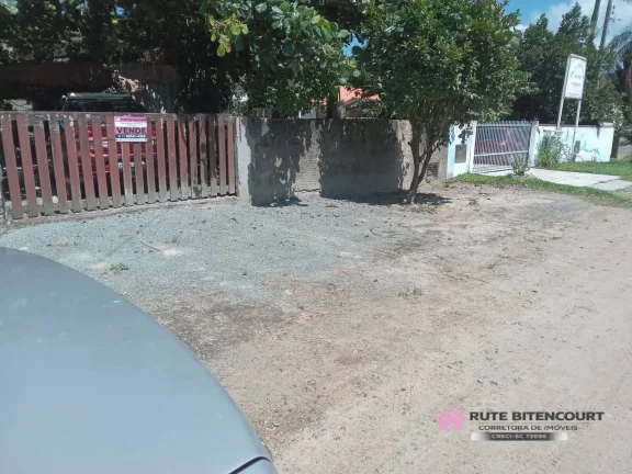 Imagem Casa de Madeira com Terreno Grande - Salinas- Balneário Barra do Sul / SC