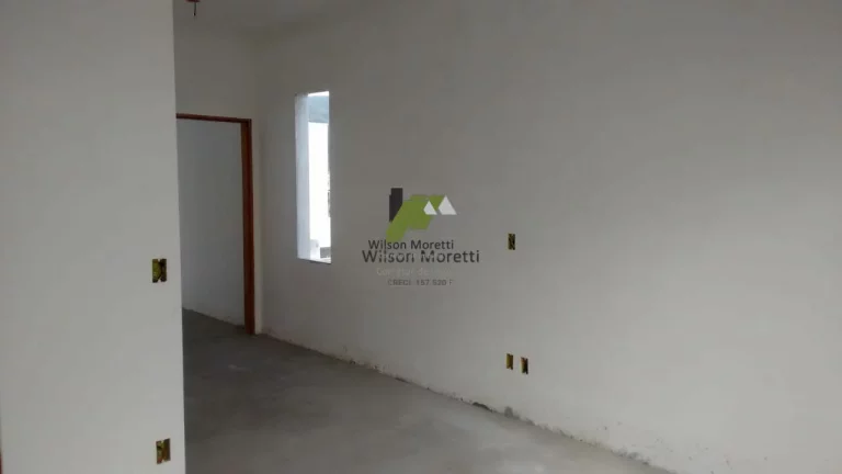 Imagem Casa na fase de Acabamento em Condomínio