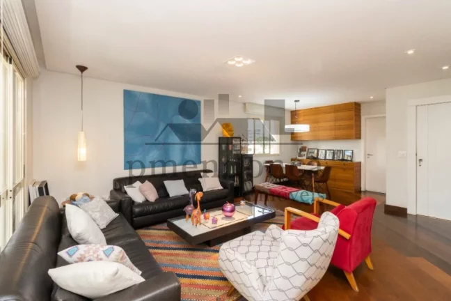 Imagem Apartamento em Perdizes com 4 quartos (3 sui­tes) e 3 vagas, 143m².