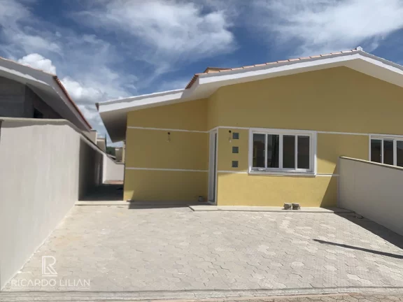 Imagem Casa térrea de condominio com 3 dormitórios sendo uma suite, duas vagas e quintal - A VENDA!!!