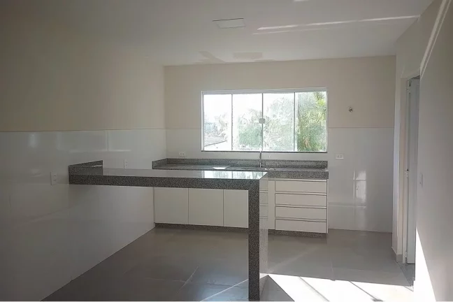 Imagem Casa com 3 quartos para alugar em Pedra de Guaratiba