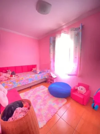 Imagem Sobrado com 165 m² 3 Dormitorios sendo 2 Suites 2 Vagas de Garagens