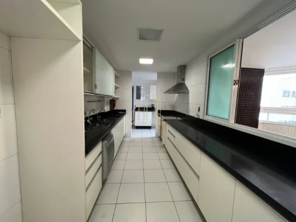 Imagem Apartamento de Alto Padrão com 4 Suítes ? Locação na Colina A em Patamares | Vista Mar