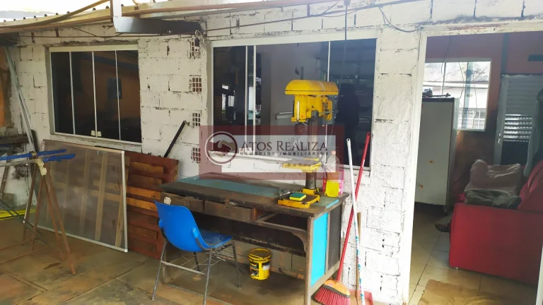 Imagem Compre Terreno 4 casas Ponto Comercial no Vila São José - SP