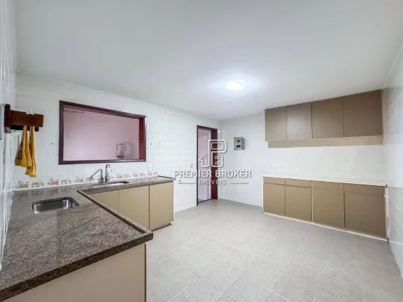 Imagem Casa à venda, 250 m² por R$ 1.100.000,00 - Carlos Guinle - Teresópolis/RJ