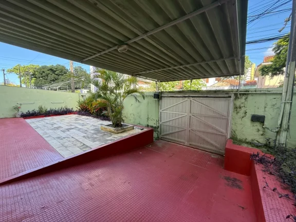 Imagem Casa para Venda em Recife, Encruzilhada, 5 dormitórios, 2 suítes, 4 banheiros, 2 vagas