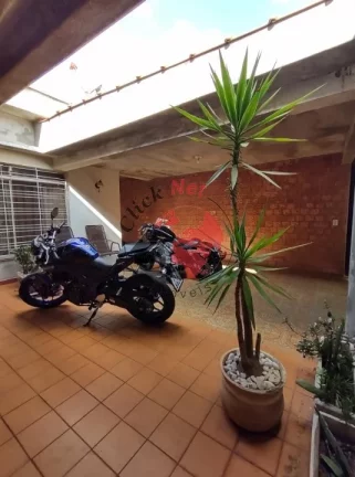 Imagem Casa Térrea estudo permuta de menor valor na praia de itanhaem ,3 dorms ,quintal e churrasq ,3 vagas bairro ,Parque São Vicente, Mauá