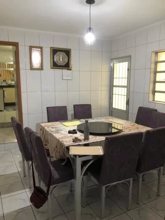 Imagem Sobrado Vila Alpina - 250 m² - 4 Dormitórios - 1 Suíte - Quintal com churrasqueira - 2 Vagas - Portão eletrônico.