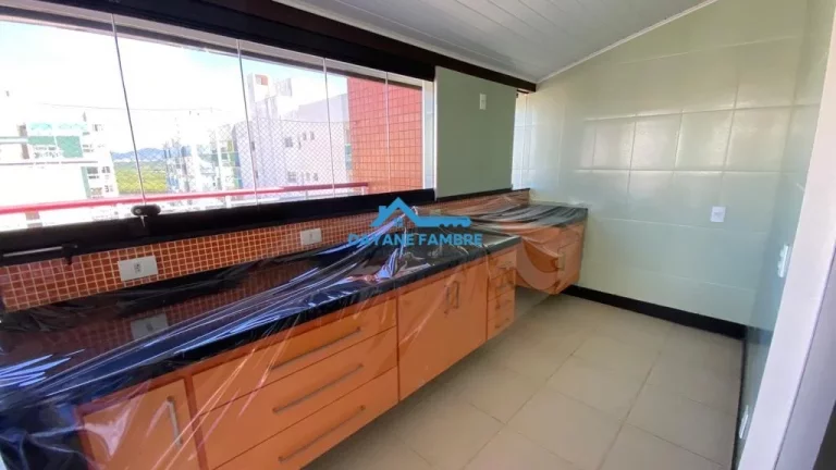 Imagem Cobertura Triplex, 04 Suites, 02 Vagas de Garagem, Centro, Guarapari - ES