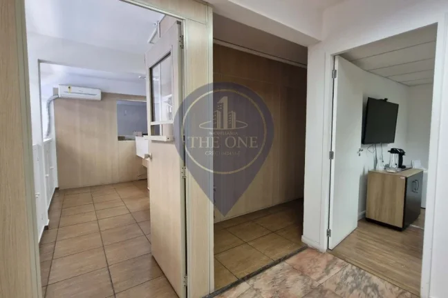 Imagem Imperdível: Casa Comercial de 2 Quartos na Aclimação, São Paulo-SP, 5 Banheiros, 9 Vagas de Garagem, 270m² de Área.