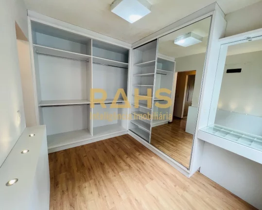 Imagem Excelente apartamento 1 suíte mais 2 quartos no Bairro América em Joinville - SC por R$890.000,00....