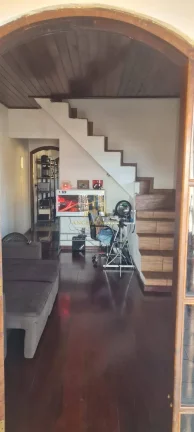 Imagem Casa Sobrado 2 Dorms sendo 1 Suíte - 160 m² - Bosque dos Eucaliptos - Sjc.