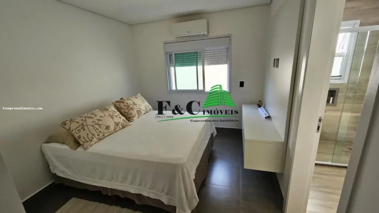 Imagem Casa para Venda em Arandu, Riviera de Santa Cristina I, 3 dormitórios, 3 suítes, 1 banheiro, 2 vagas